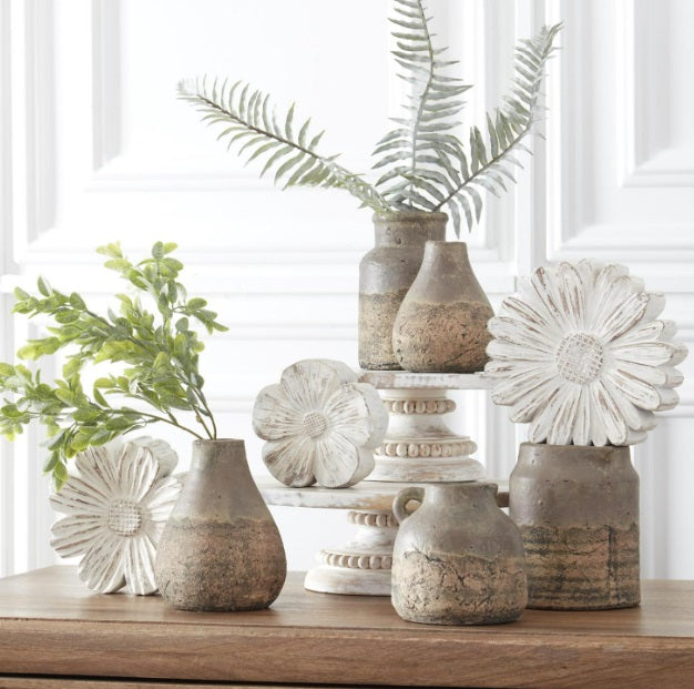 Resin Whitewashed Tabletop Daisies